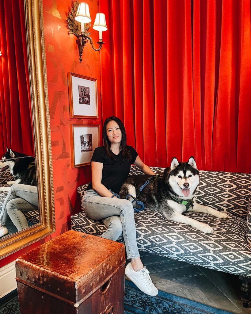 Dog Friendly Places in Philadelphia | Elaine and Gatsby the Siberian Husky stays at Kimpton Monaco Hotel in dog-friendly Philadelphia.