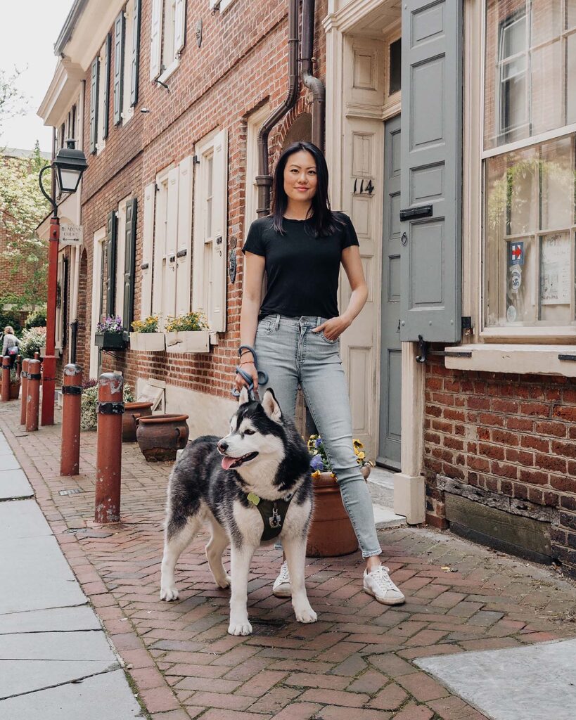SIBE LIFE | Elaine and Gatsby visits Elfreth's Alley in dog-friendly Philadelphia.